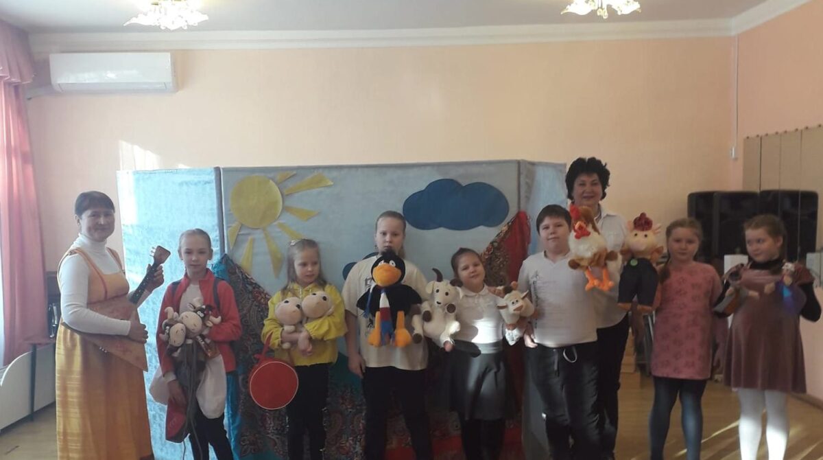 Кукольный театр «Жар-птица» ЦКК «Вольная станица» принял участие в праздничном мероприятии в школе №21