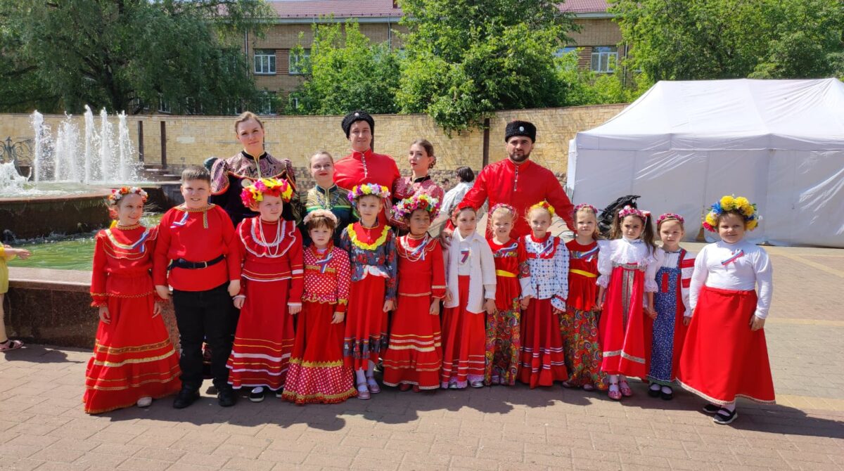 Казаки.ру и Раменские казачата на праздничном мероприятии на площади Молодёжи
